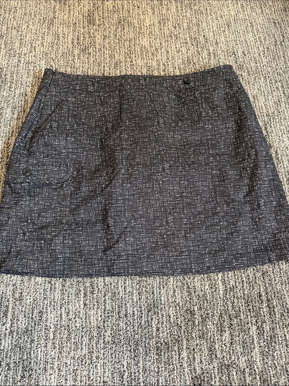 Avia Size Large Textured look Black Gray Skirt